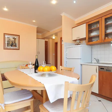 Elvira.2 Apartman *