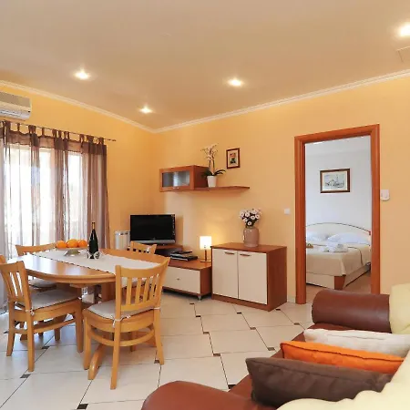 Elvira.2 Apartman